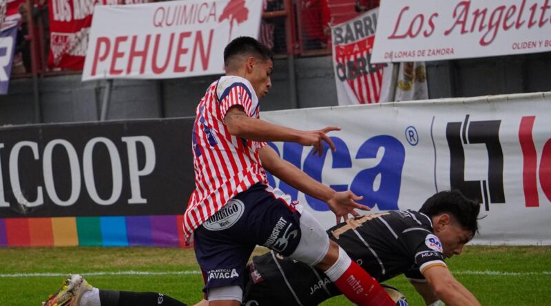 Empato los Andes en Lomas contra Estudiantes 0 a 0