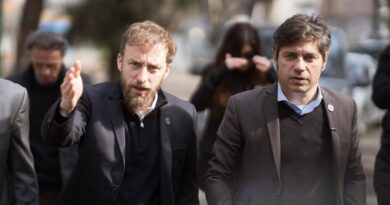 kicillof y Otermin inauguraron una base de la UTOI en Lomas de Zamora y entregaron dos ambulancias